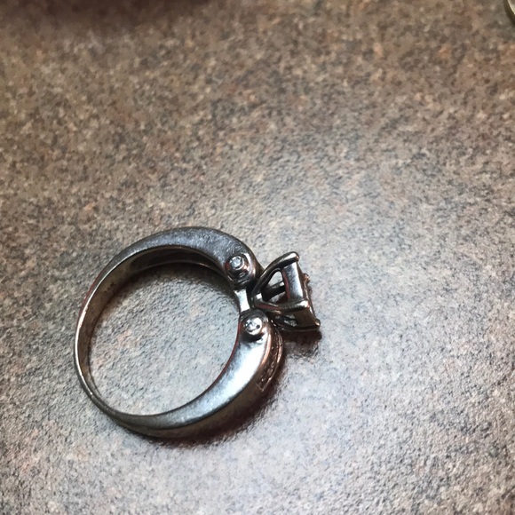 14 Karat Diamond White Gold Diamond Ring - Picture 7 of 8